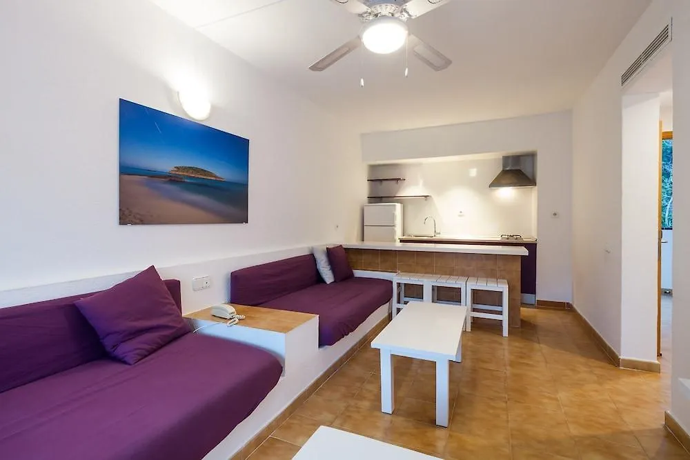 Aparthotel Aptos. Puerto Cala Vadella