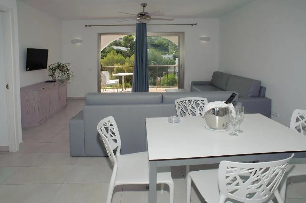 Aptos. Puerto Cala Vadella 2*, Cala Vadella (Ibiza) Španělsko