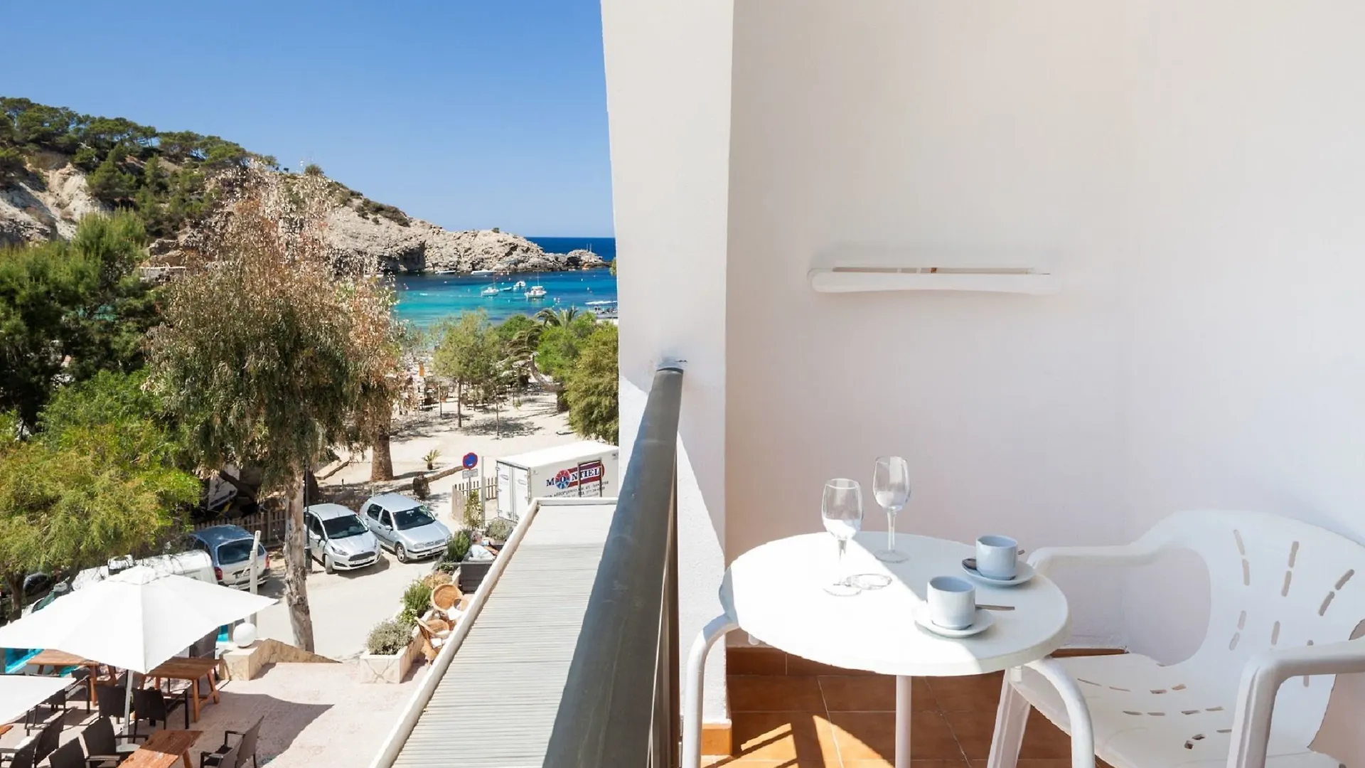 Aptos. Puerto Cala Vadella 2*, Cala Vadella (Ibiza)