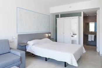 Aptos. Puerto Cala Vadella 2*, Cala Vadella (Ibiza) Španělsko
