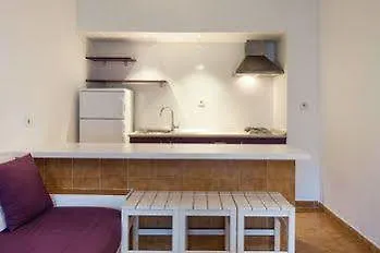 Aparthotel Aptos. Puerto Cala Vadella